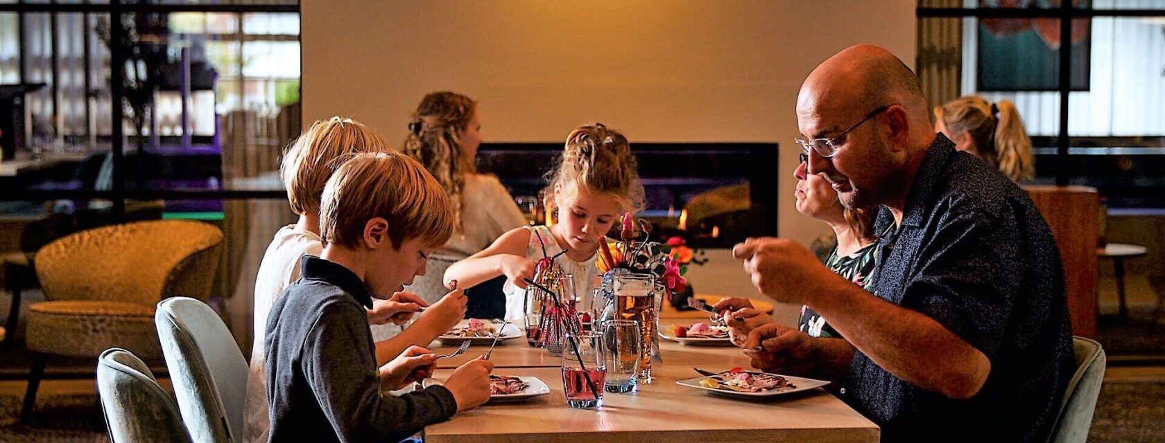 Restaurant Reuselink - gasten aan tafel